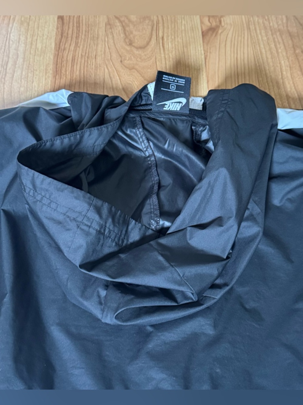 nike black and white windbreaker - Picture 6 of 6